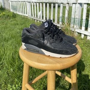 Nike Air Max 90 Men 8 Women 9.5 Dots Gum Sole